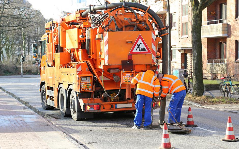 comment déboucher des toilettes avec une bouteille Paris 4
